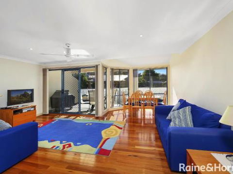 Terrigal Gem 3 / 9 Auld Street Terrigal - Accommodation VIC 3