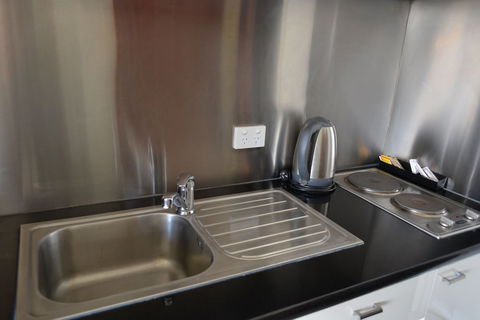 YTI Garden Hotel - Accommodation VIC 3