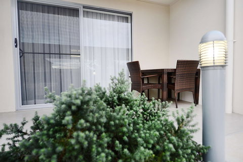 Oaks Middlemount Suites - Accommodation VIC 4