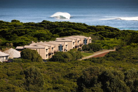 Margarets Beach Resort - Accommodation VIC 1