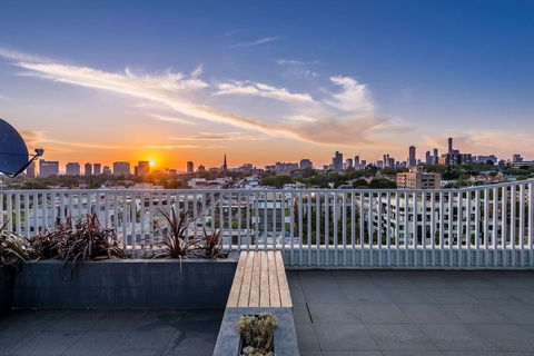 Oaks Melbourne South Yarra Suites - Accommodation VIC 0
