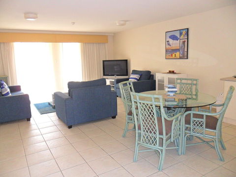 Nelson Bay Breeze Holiday Apartments - Accommodation VIC 6