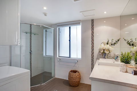Pacific Resort Broadbeach - Accommodation VIC 4