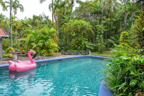 Pink Flamingo Resort - Accommodation VIC 5