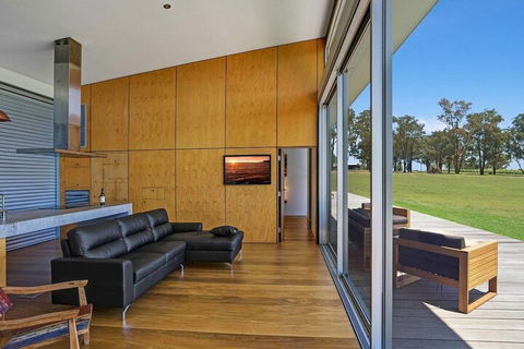 The Longhouse Suite 2 - Accommodation VIC 6