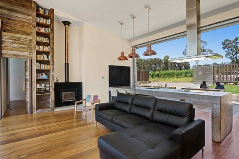 The Longhouse Suite 2 - Accommodation VIC 5