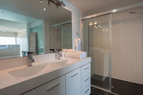 Pacific Plaza Apartments - Accommodation VIC 6