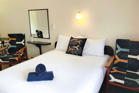 Paradise Court Holiday Units - Accommodation VIC 7