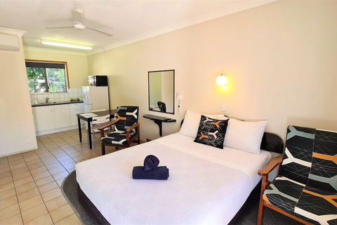 Paradise Court Holiday Units - Accommodation VIC 6