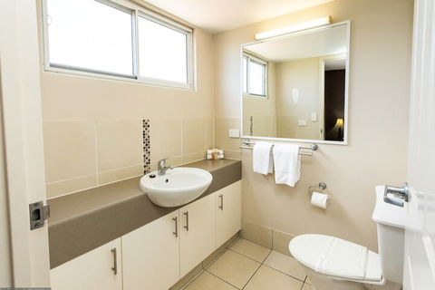 White Crest Apartments - Accommodation VIC 7