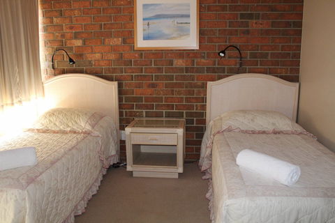 Pacific Heights Holiday Apartments & Munn's Tower House - Accommodation VIC 3
