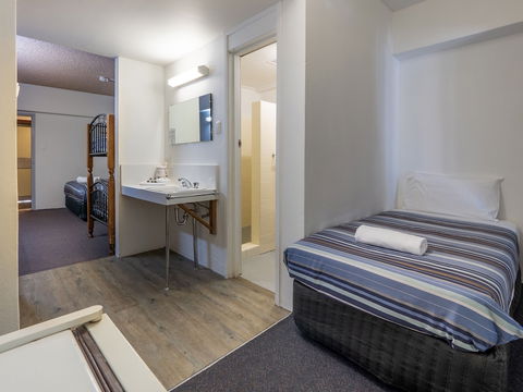 Banjo Paterson Inn - Accommodation VIC 1