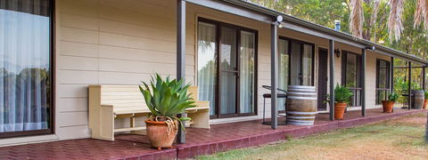 Hermitage Hideaway Homestead & Cottage - Accommodation VIC 1