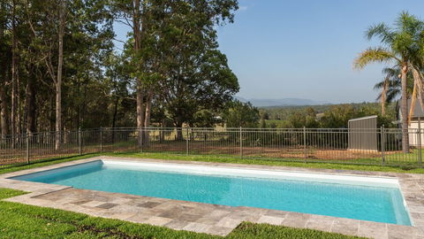 Hermitage Hideaway Homestead & Cottage - Accommodation VIC 3