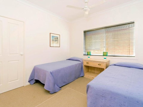 Avalon 4 Right Across The Road From Convent Beach Uninterrupted Views - Accommodation VIC 2