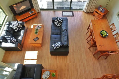 SkyView Villa - Accommodation VIC 3