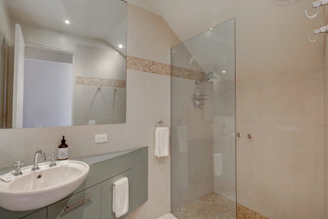 Malahide - Accommodation VIC 6