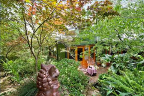 The Black Cockatoo Secret Garden Mountains Home - Accommodation VIC 5