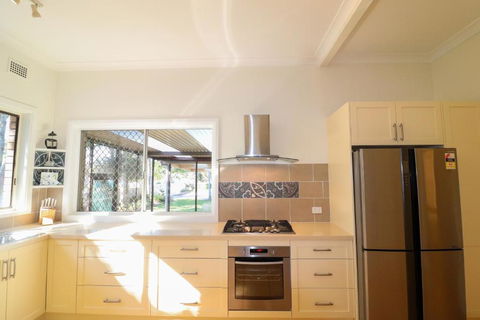A Reflection On The Lake - Accommodation VIC 2