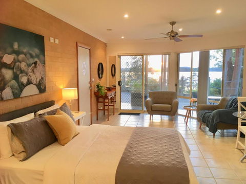 SilverWaters Waterfront Accommodation - Accommodation VIC 1