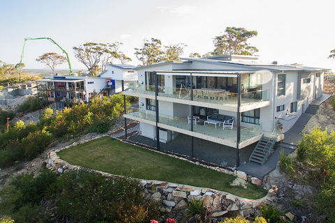 Hilltop Hideaway Breathtaking Views Moments To Beach! - Accommodation VIC 1