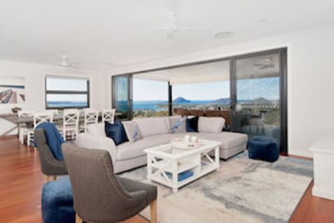 Hilltop Hideaway Breathtaking Views Moments To Beach! - Accommodation VIC 0