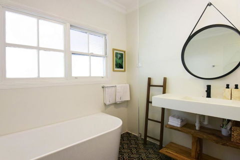 Myrtle Tree Lodge Leaves Kangaroo Valley - Accommodation VIC 4