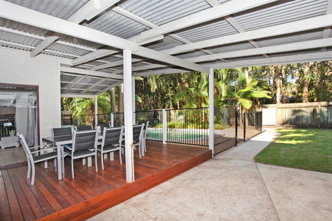 FABULOUS HOLIDAY HIDEAWAY COOLUM BEACH - Accommodation VIC 4