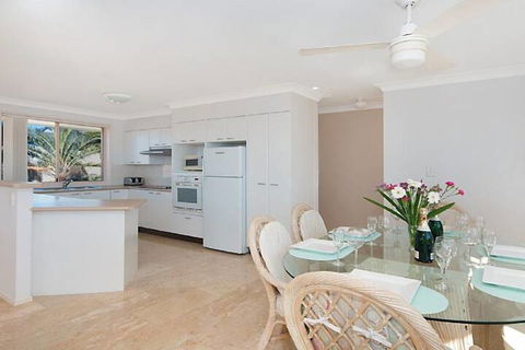 Pacific Rose Winter Holiday Special - Accommodation VIC 6
