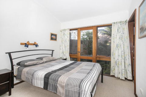 Family Paradise - Accommodation VIC 2