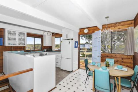 58 Lockhart Ave Unlock Mollymooks Heart - Accommodation VIC 3