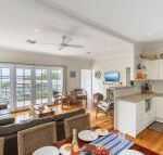 Mon Reve 4A Tallean Road pet friendly three bedroom property with air conditioning - Accommodation VIC