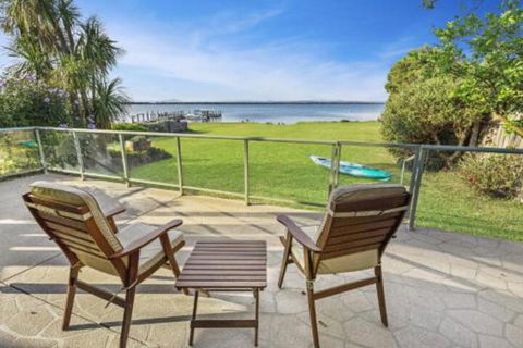 Eagle Point Getaway Waterfront Serenity! - Accommodation VIC 0