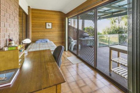 Eagle Point Getaway Waterfront Serenity! - Accommodation VIC 2