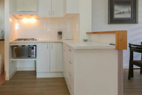 Blue Water Retreat Downstairs - Accommodation VIC 4