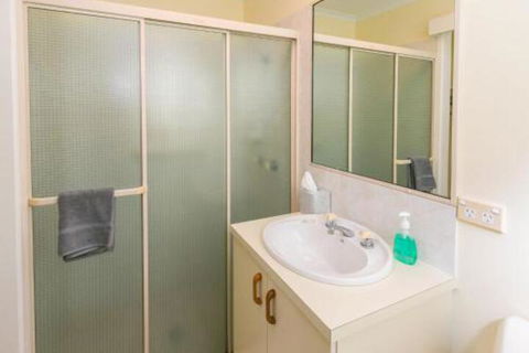 Cozy Family Holiday House - Accommodation VIC 4