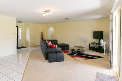 Cozy Family Holiday House - Accommodation VIC 3