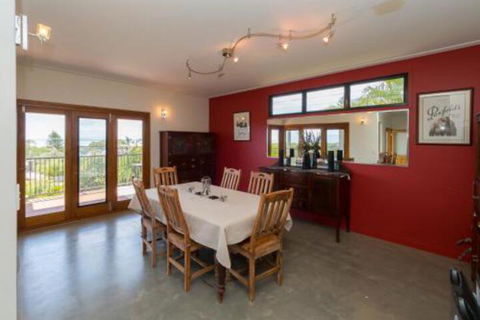 Blue Water Retreat Upstairs & Downstairs - Accommodation VIC 4