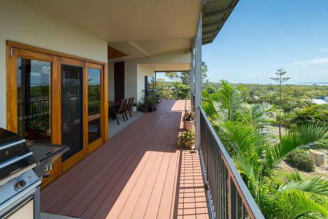 Blue Water Retreat Upstairs & Downstairs - Accommodation VIC 3