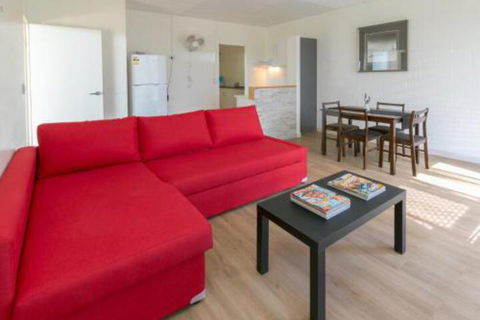 Blue Water Retreat Upstairs & Downstairs - Accommodation VIC 6