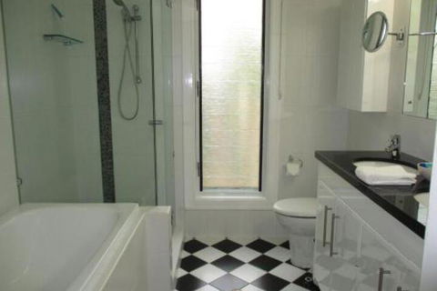 Charming Home By The Sea - Accommodation VIC 5