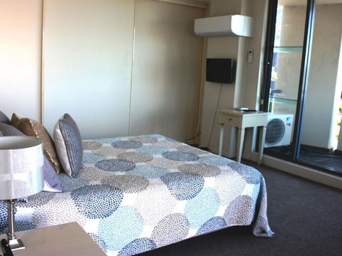 Twin Pines 401 CBD Location - Accommodation VIC 4