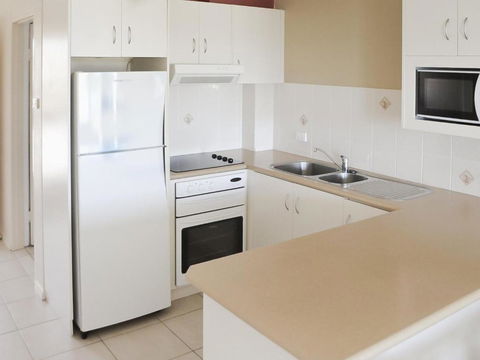 Fairholme 5 Opposite Lake - Accommodation VIC 5