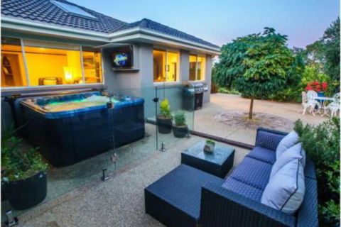 The Little Island Orchard - Accommodation VIC 0