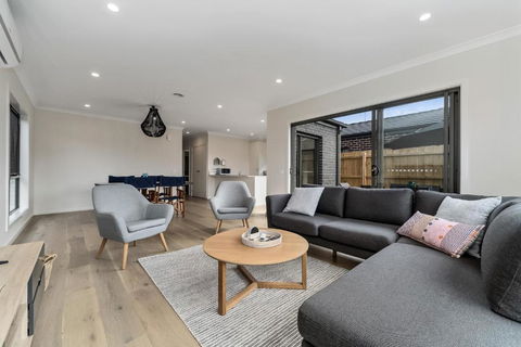 Brand New & Beautiful Rosebud Holiday Home - Accommodation VIC 1