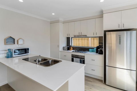 Brand New & Beautiful Rosebud Holiday Home - Accommodation VIC 2