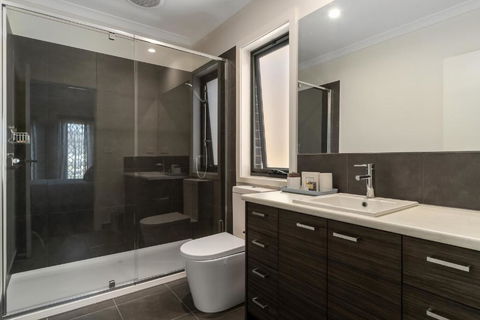 Brand New & Beautiful Rosebud Holiday Home - Accommodation VIC 5