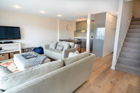 Molonys 14 - Accommodation VIC 1