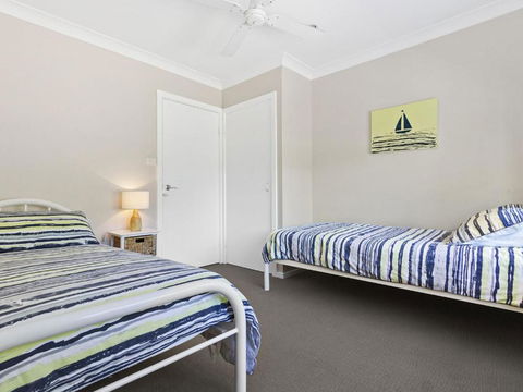 HILLTOP HAVEN In MOLLYMOOK - Accommodation VIC 6