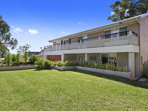 HILLTOP HAVEN In MOLLYMOOK - Accommodation VIC 5